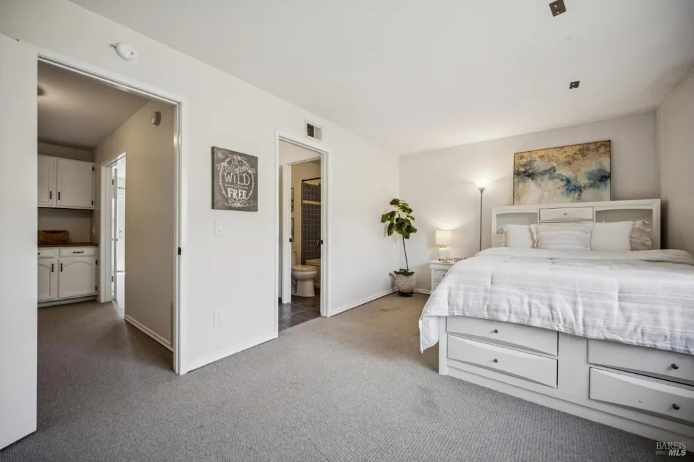 2033 Hawthorne Terrace Novato, CA 94945