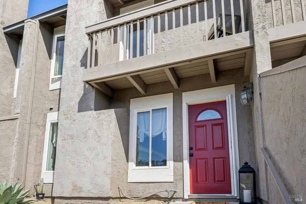 2033 Hawthorne Terrace Novato, CA 94945