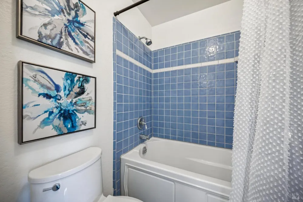 2033 Hawthorne Terrace Novato, CA 94945