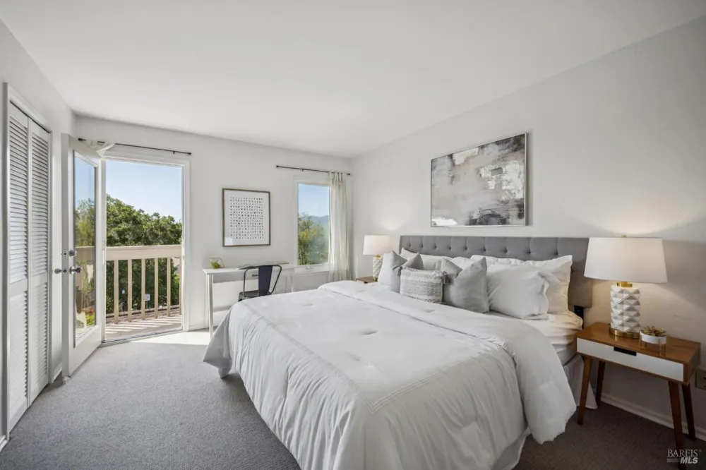 2033 Hawthorne Terrace Novato, CA 94945