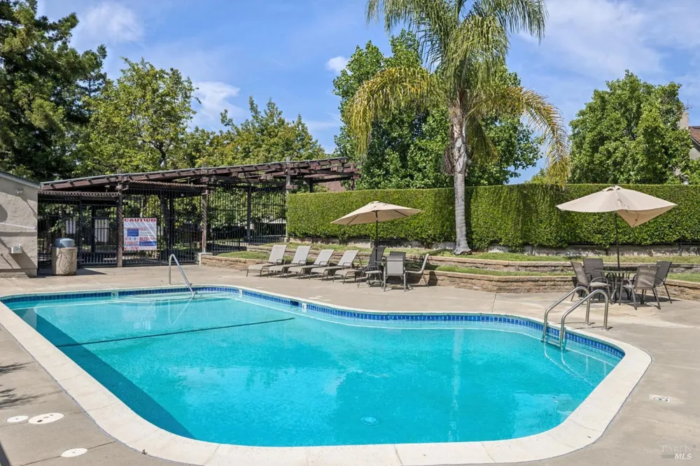 2033 Hawthorne Terrace Novato, CA 94945