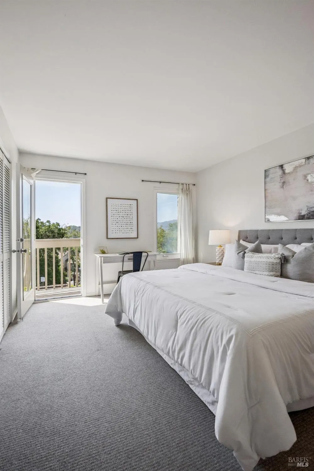 2033 Hawthorne Terrace Novato, CA 94945