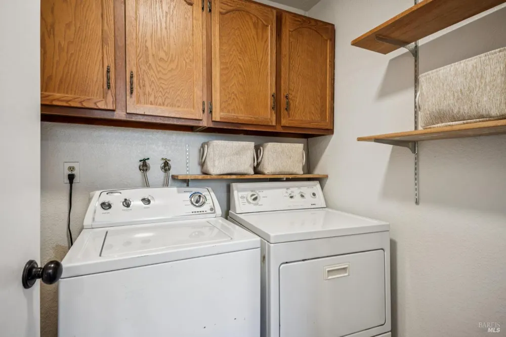2033 Hawthorne Terrace Novato, CA 94945