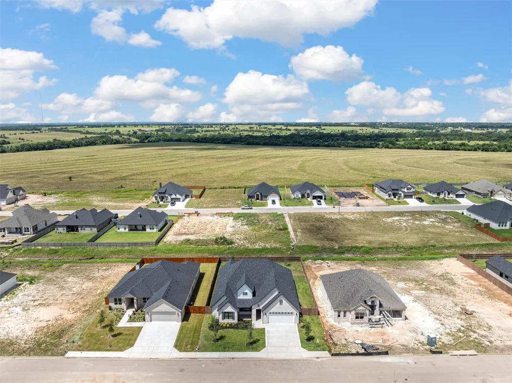 1333 Tahonta Drive Hewitt, TX 76643