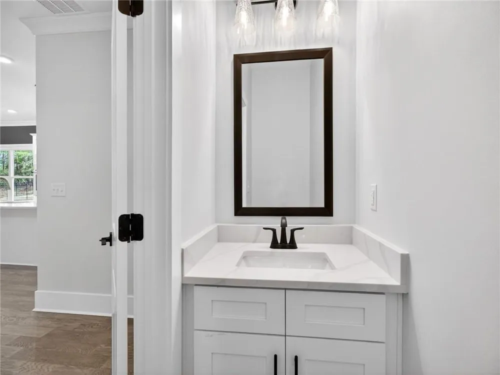 1091 Deer Trail Bishop, GA 30621