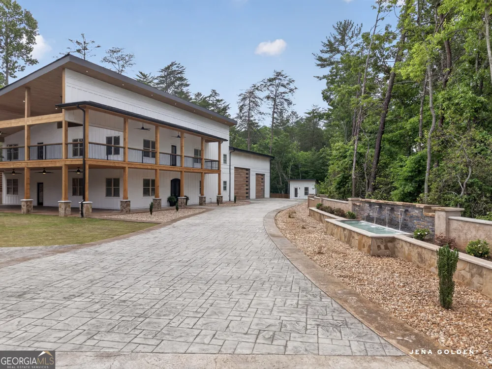 300 Mountain Ridge DR Dahlonega, GA 30533
