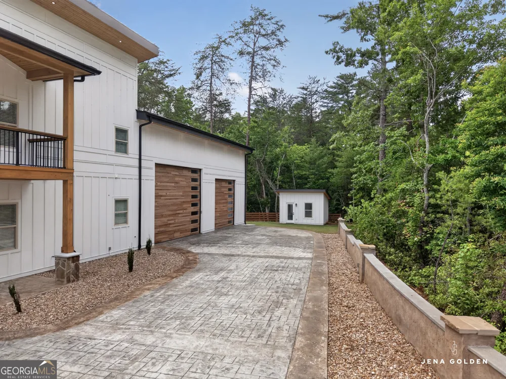 300 Mountain Ridge DR Dahlonega, GA 30533