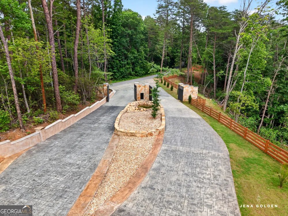 300 Mountain Ridge DR Dahlonega, GA 30533