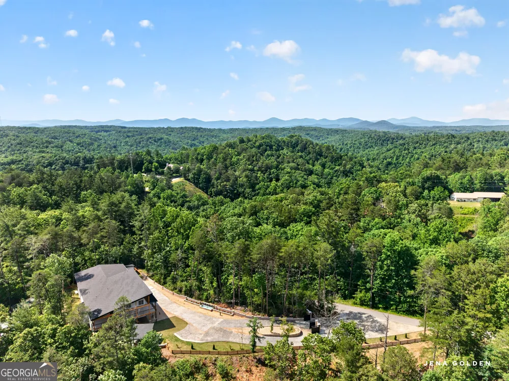 300 Mountain Ridge DR Dahlonega, GA 30533