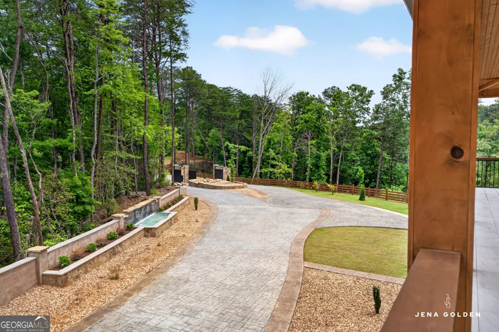 300 Mountain Ridge DR Dahlonega, GA 30533