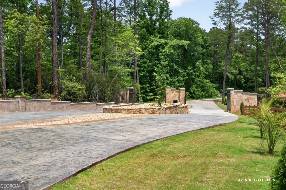 300 Mountain Ridge DR Dahlonega, GA 30533