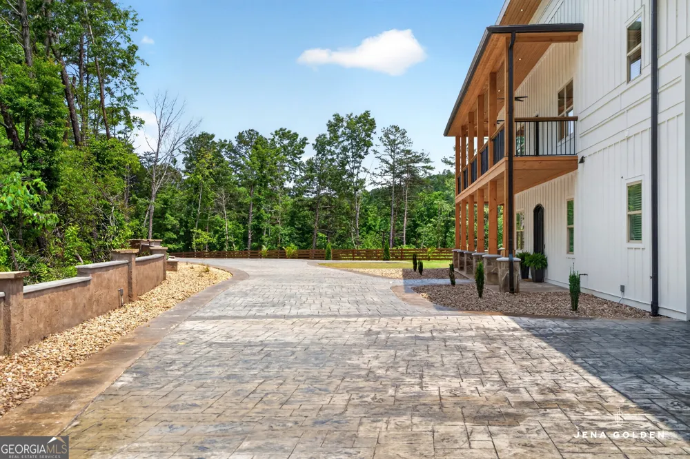 300 Mountain Ridge DR Dahlonega, GA 30533
