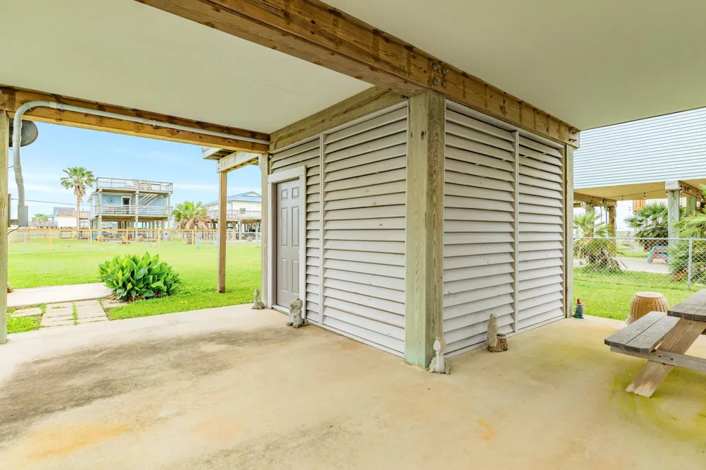 433 Seabean Street Surfside Beach, TX 77541