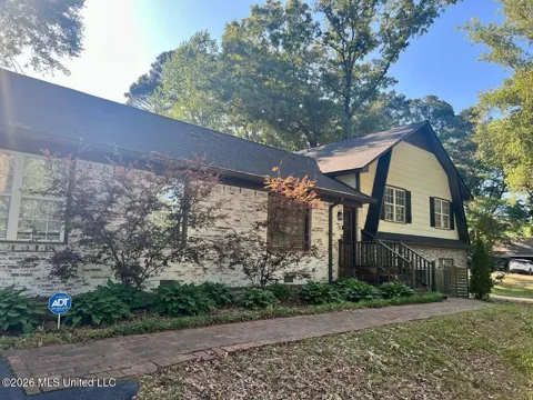 696 Country Club Drive