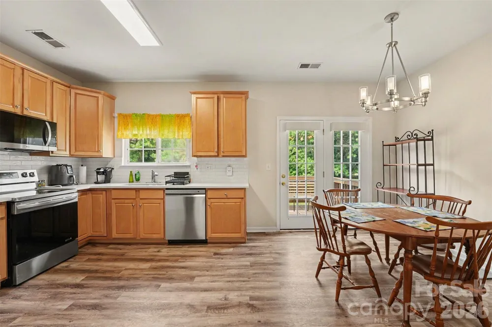 9866 Treeside Lane Matthews, NC 28105