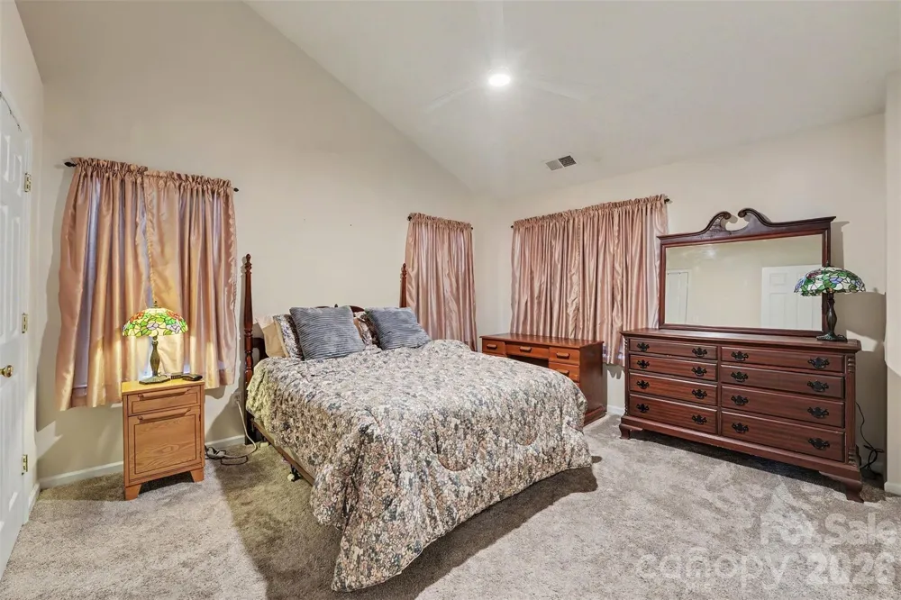 9866 Treeside Lane Matthews, NC 28105