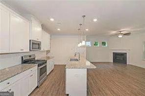 124 Bryon LN