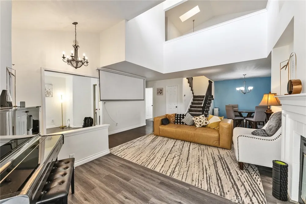 919 Bidwell San Dimas, CA 91773