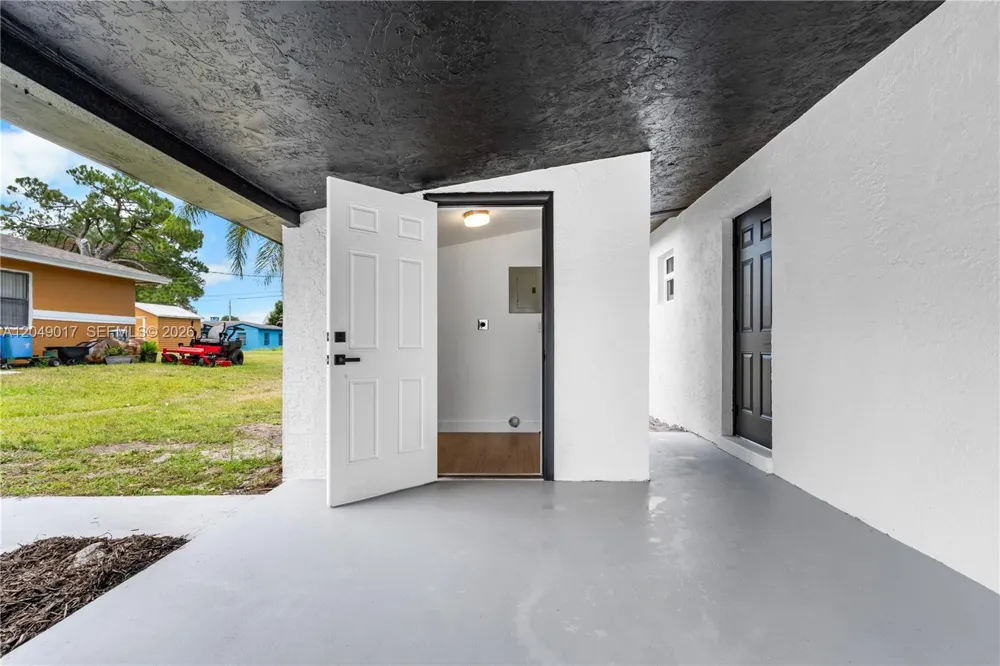 3802 Avenue N Fort Pierce, FL 34947