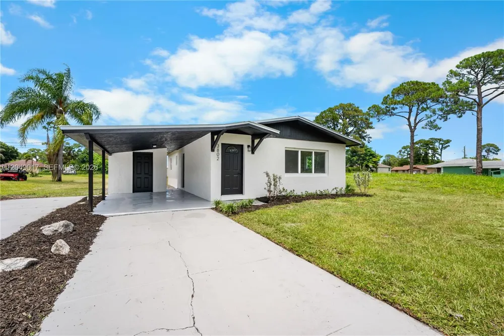 3802 Avenue N Fort Pierce, FL 34947