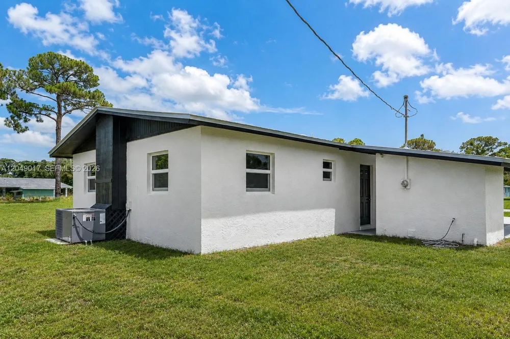 3802 Avenue N Fort Pierce, FL 34947