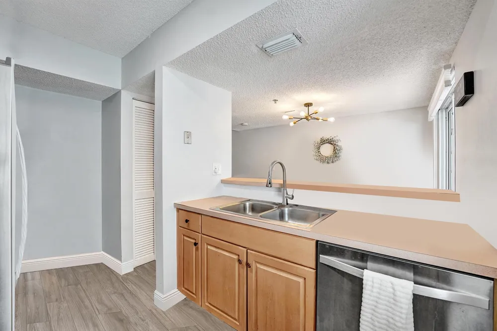 173 Riviera Circle Weston, FL 33326