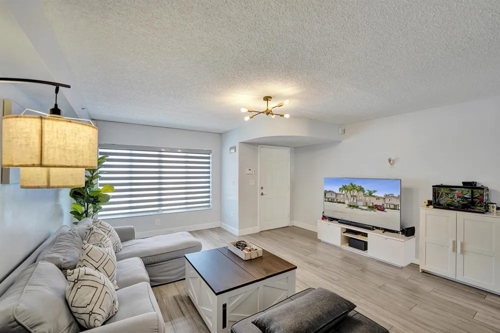 173 Riviera Circle Weston, FL 33326
