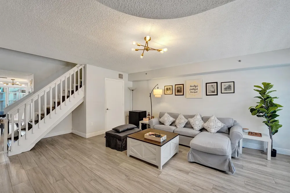 173 Riviera Circle Weston, FL 33326