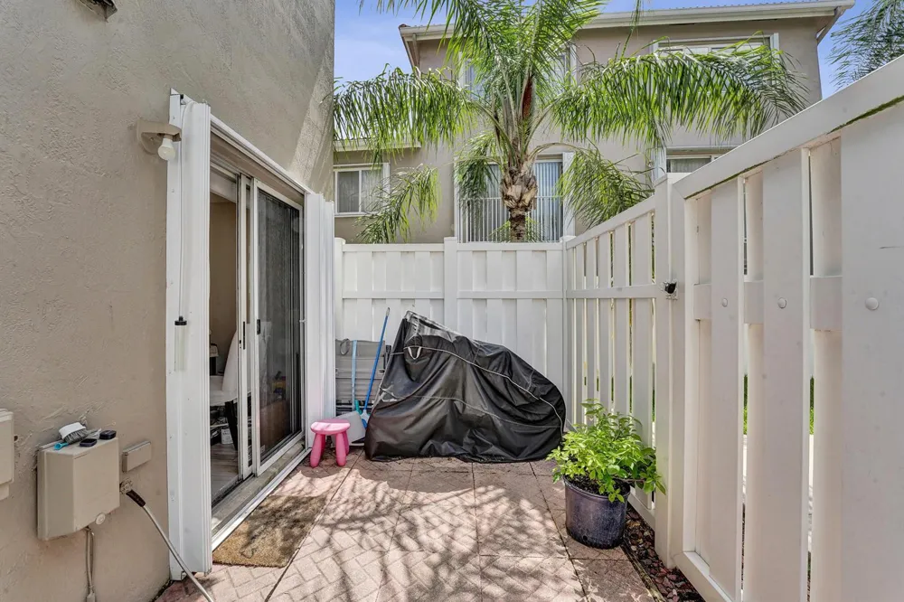 173 Riviera Circle Weston, FL 33326
