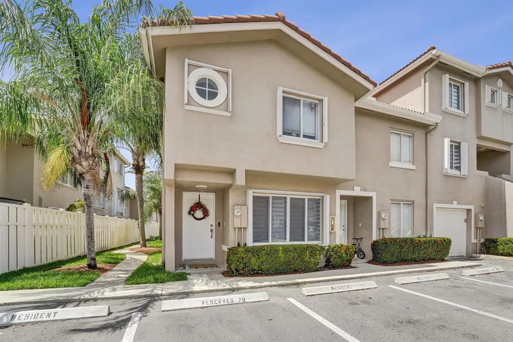 173 Riviera Circle Weston, FL 33326