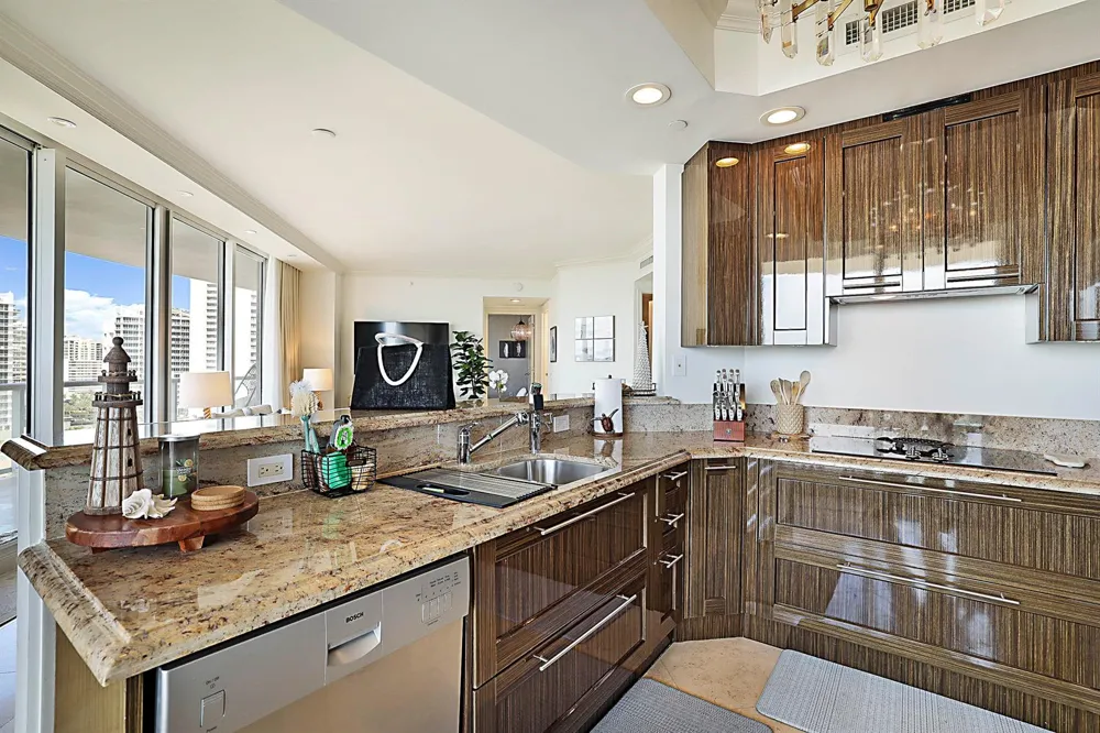 2700 Ocean Drive #1006b Riviera Beach, FL 33404