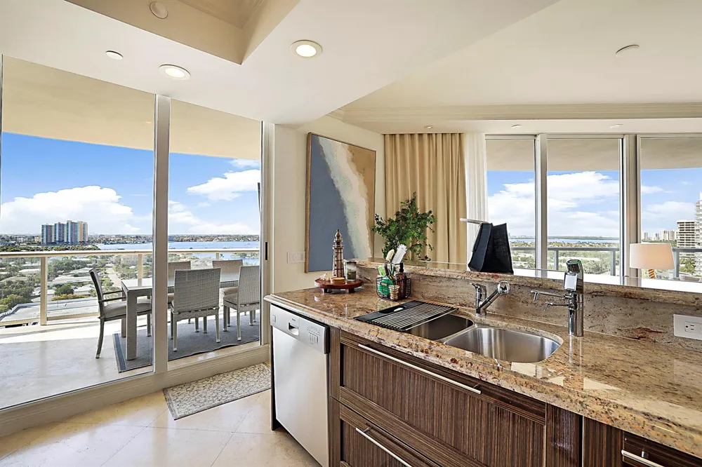 2700 Ocean Drive #1006b Riviera Beach, FL 33404