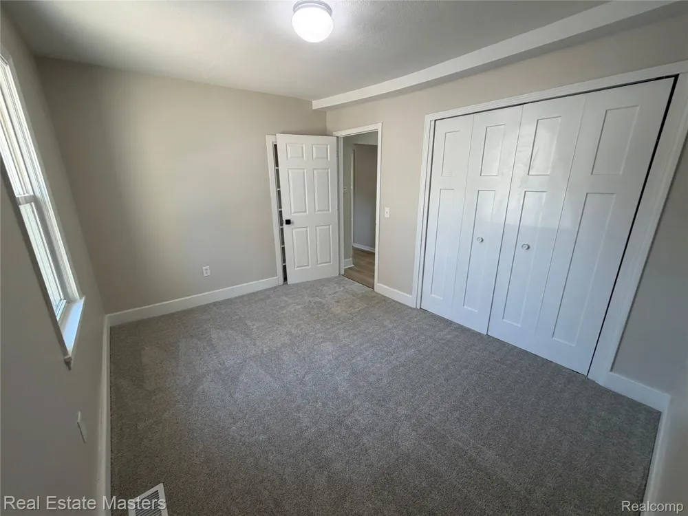 1016 Gillett Street Port Huron City, MI 48060