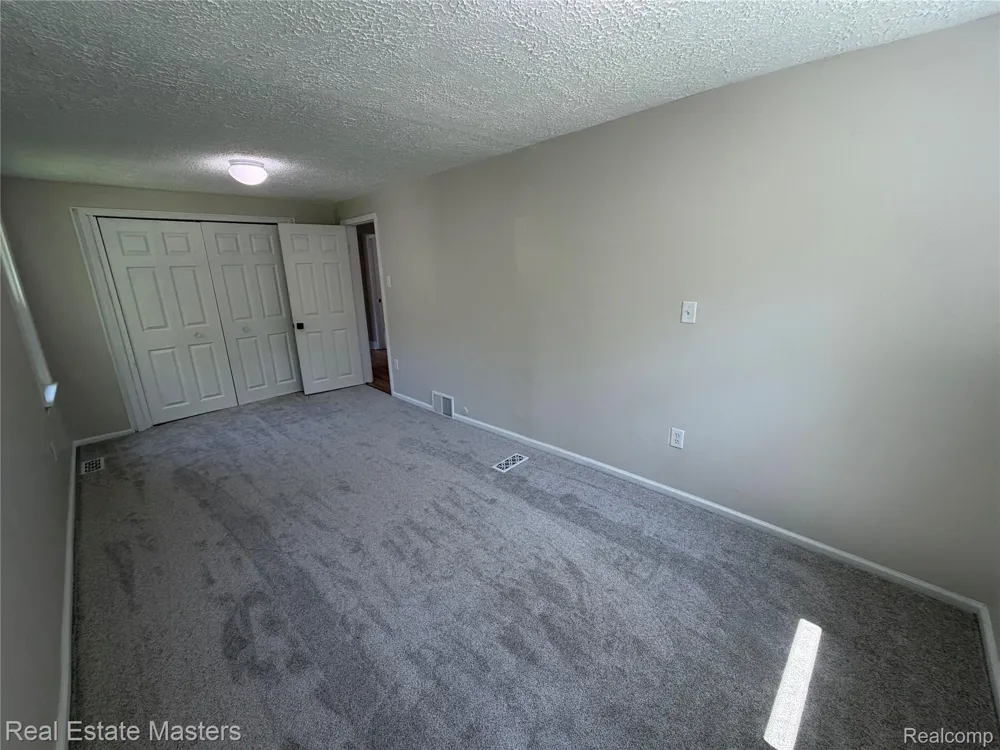 1016 Gillett Street Port Huron City, MI 48060