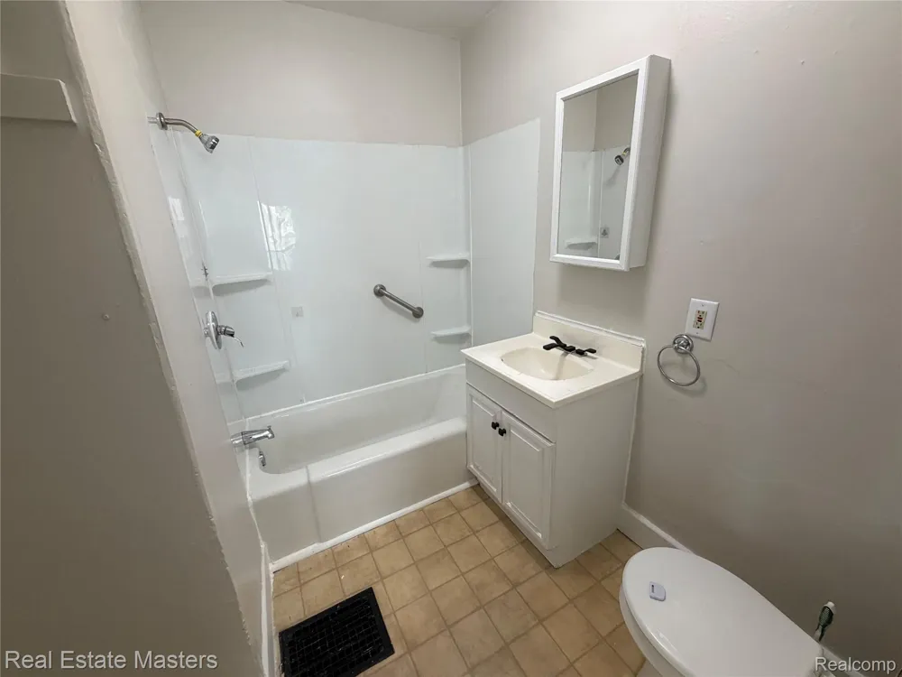 1016 Gillett Street Port Huron City, MI 48060