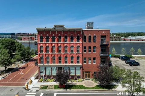 801 Monroe Avenue NW ##206