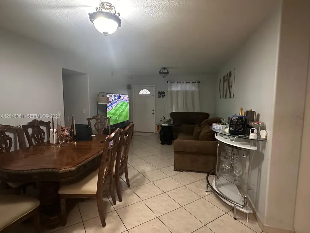 11053 W Okeechobee Rd #102 Hialeah Gardens, FL 33018