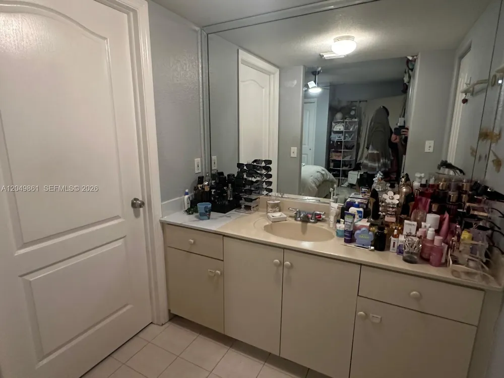11053 W Okeechobee Rd #102 Hialeah Gardens, FL 33018