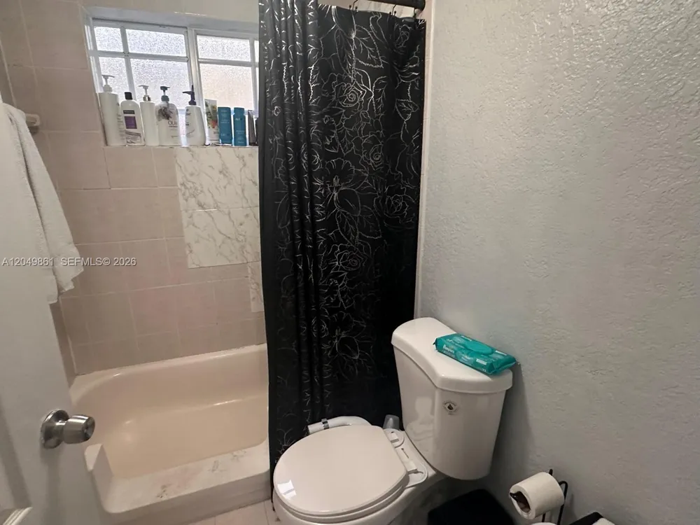 11053 W Okeechobee Rd #102 Hialeah Gardens, FL 33018