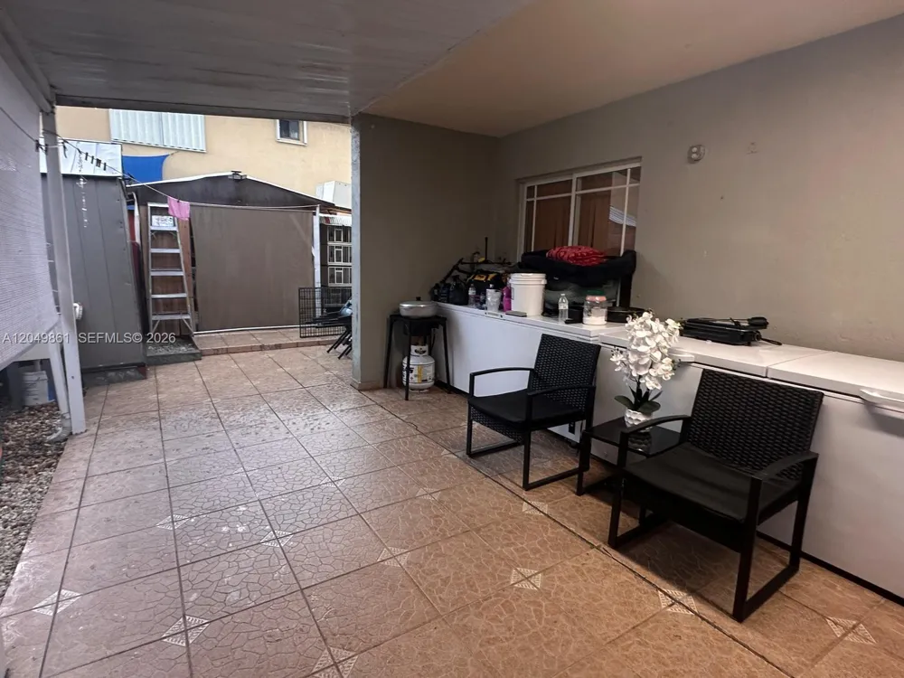 11053 W Okeechobee Rd #102 Hialeah Gardens, FL 33018