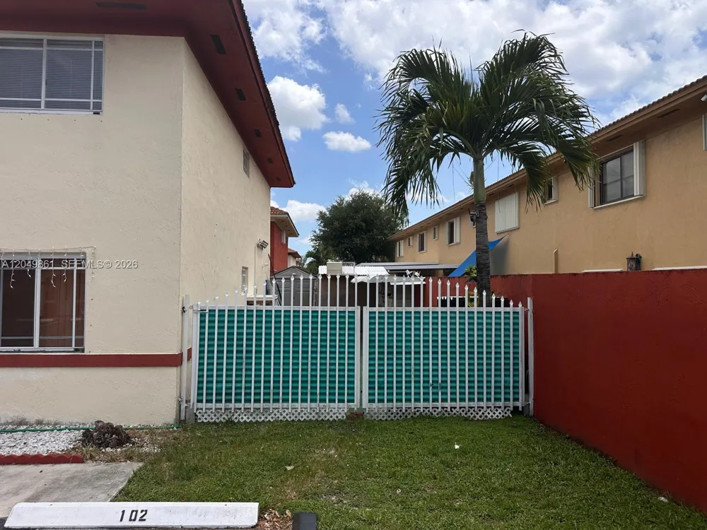 11053 W Okeechobee Rd #102 Hialeah Gardens, FL 33018