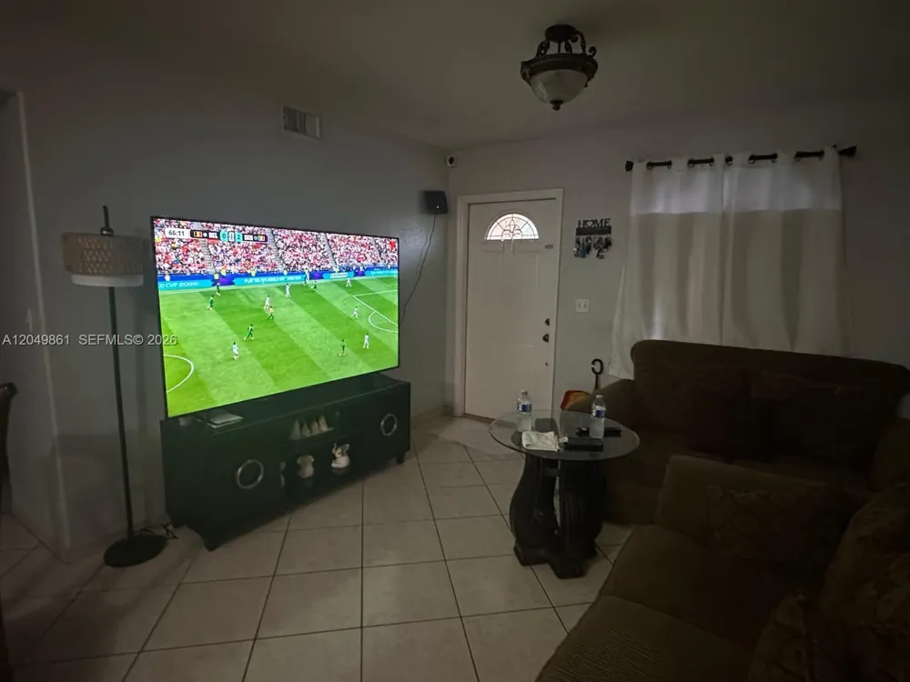 11053 W Okeechobee Rd #102 Hialeah Gardens, FL 33018