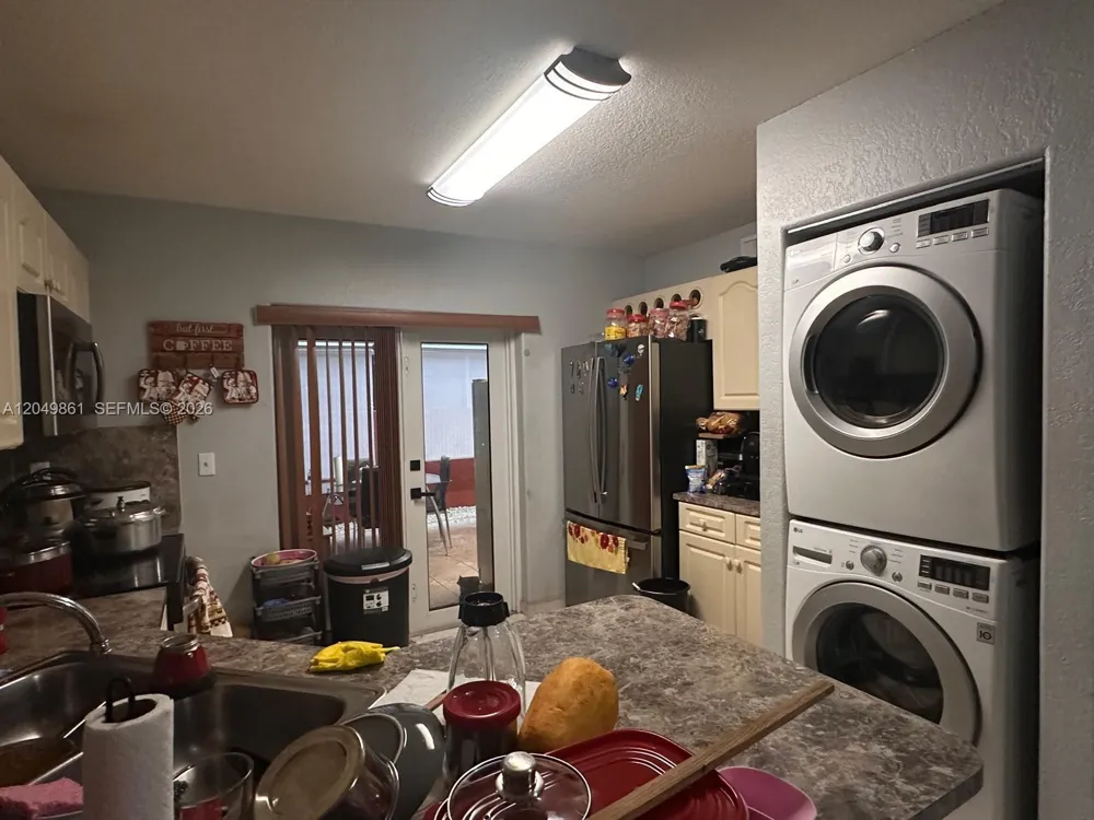 11053 W Okeechobee Rd #102 Hialeah Gardens, FL 33018
