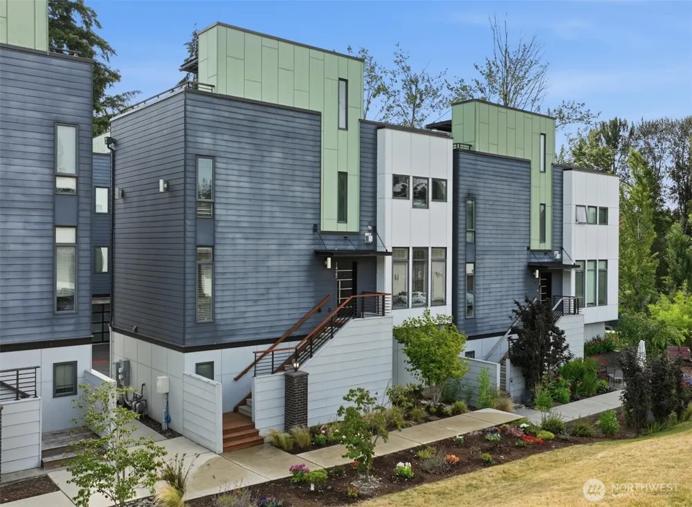 1427 136th Court NE Bellevue, WA 98005
