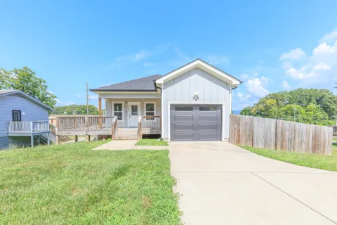 2015 Chamberlain Avenue