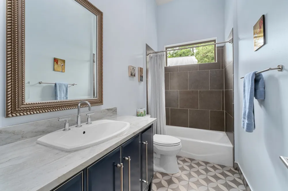 604 W LIVE OAK STREET Austin, TX 78704
