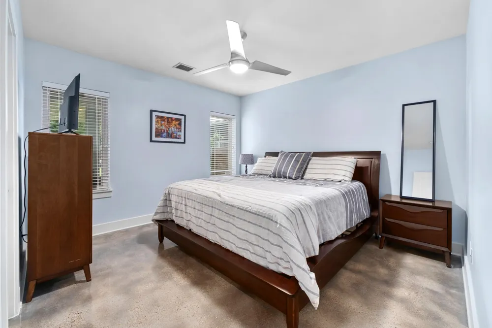 604 W LIVE OAK STREET Austin, TX 78704