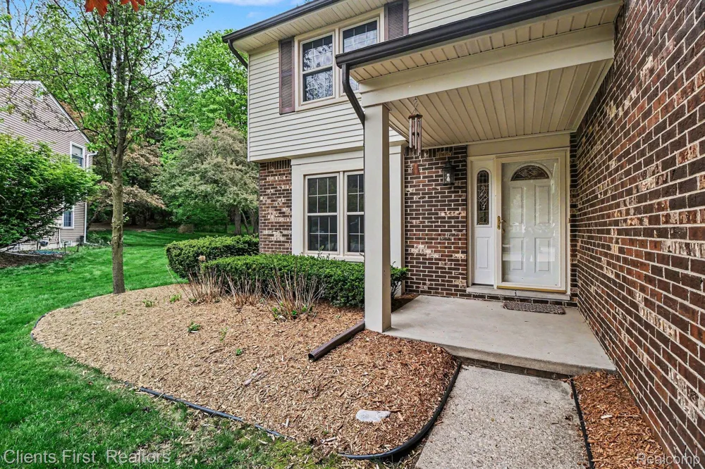 42542 Knollwood Court Northville Township, MI 48168