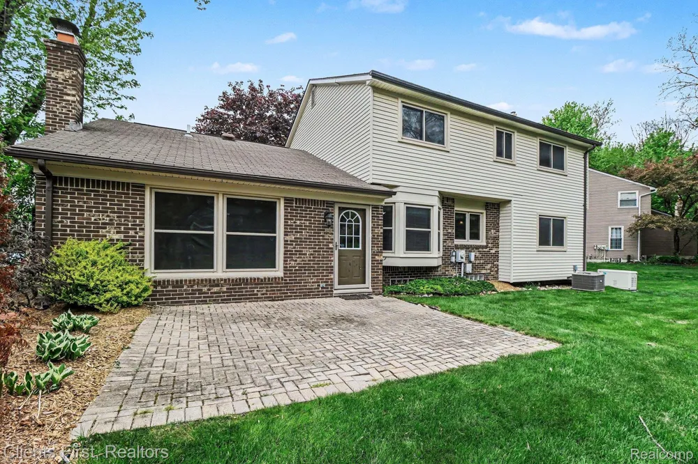 42542 Knollwood Court Northville Township, MI 48168