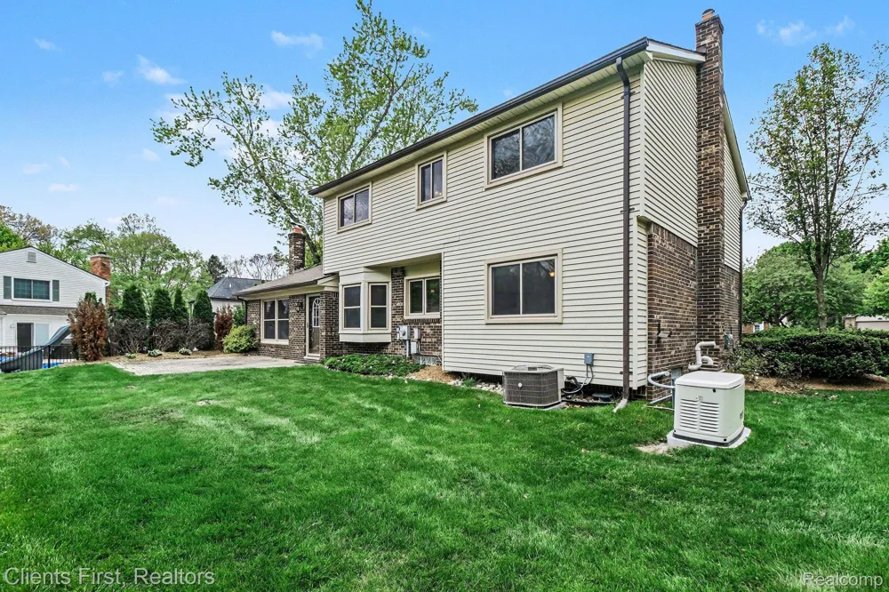 42542 Knollwood Court Northville Township, MI 48168